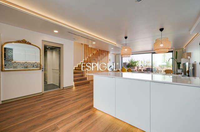 5 sypialnia Dom na sprzedaż w Montgat z garażem - 1 074 000 € (Ref: 10139975)