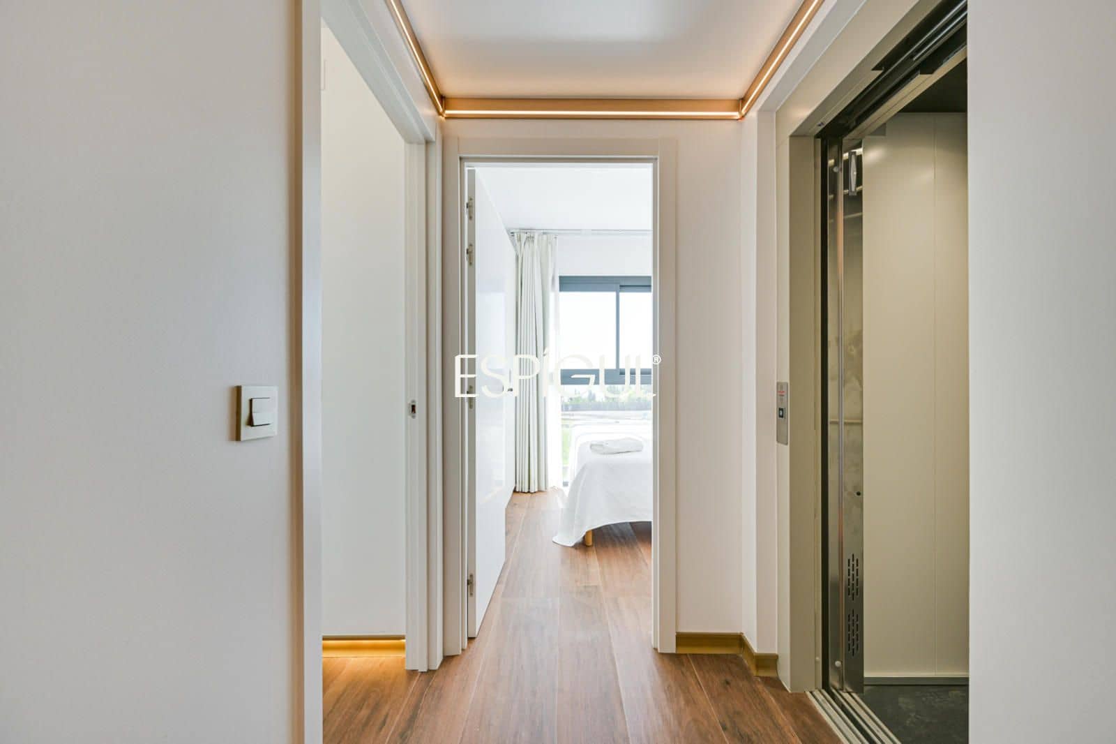 5 sypialnia Dom na sprzedaż w Montgat z garażem - 1 074 000 € (Ref: 10139975)