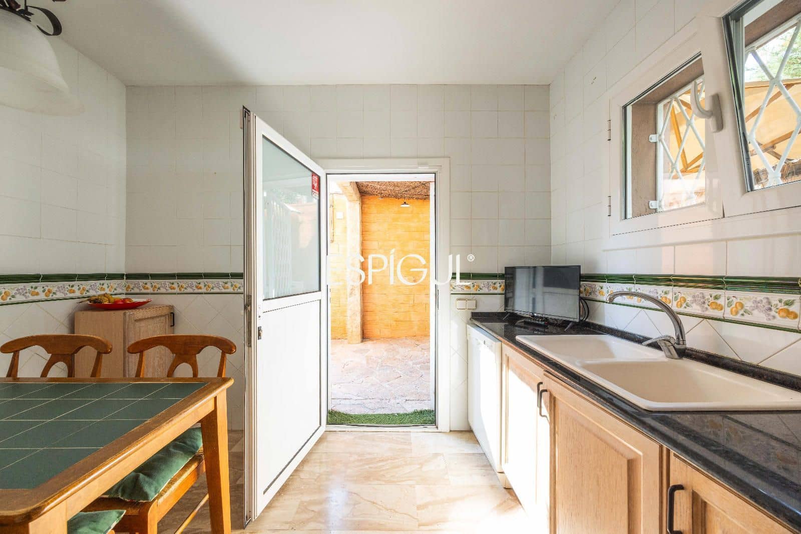 6 bedroom Villa for sale in Tiana with pool garage - € 930,000 (Ref: 10186034)