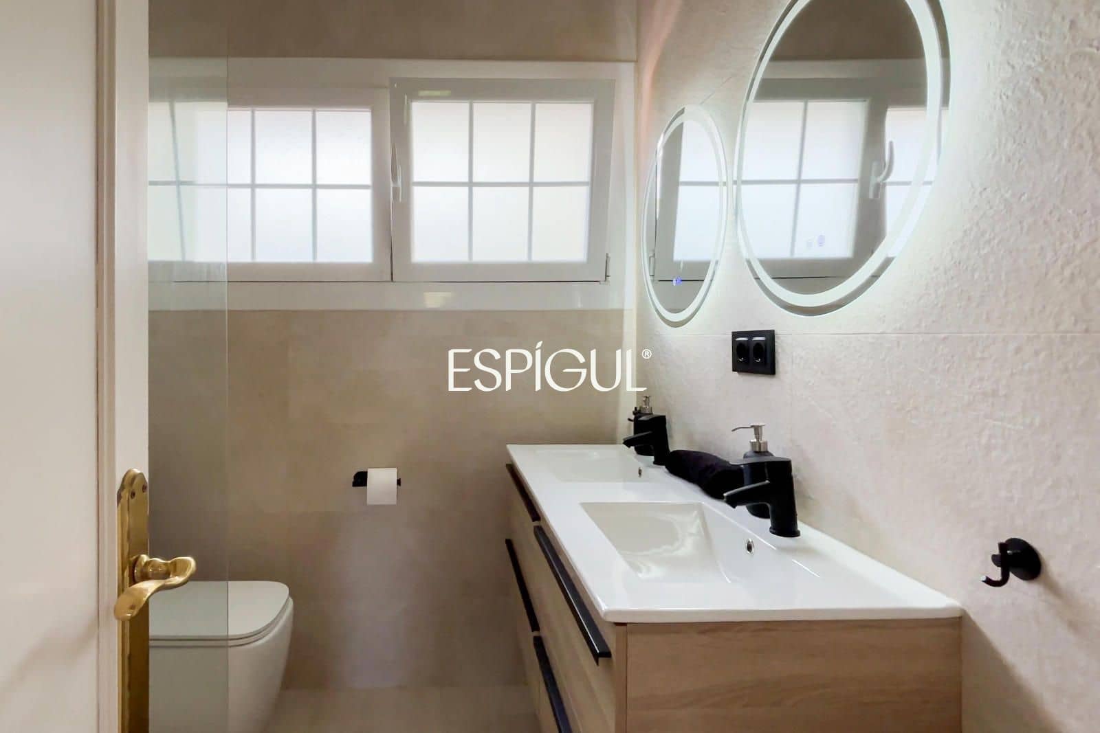 6 bedroom Villa for sale in Tiana with pool garage - € 930,000 (Ref: 10186034)