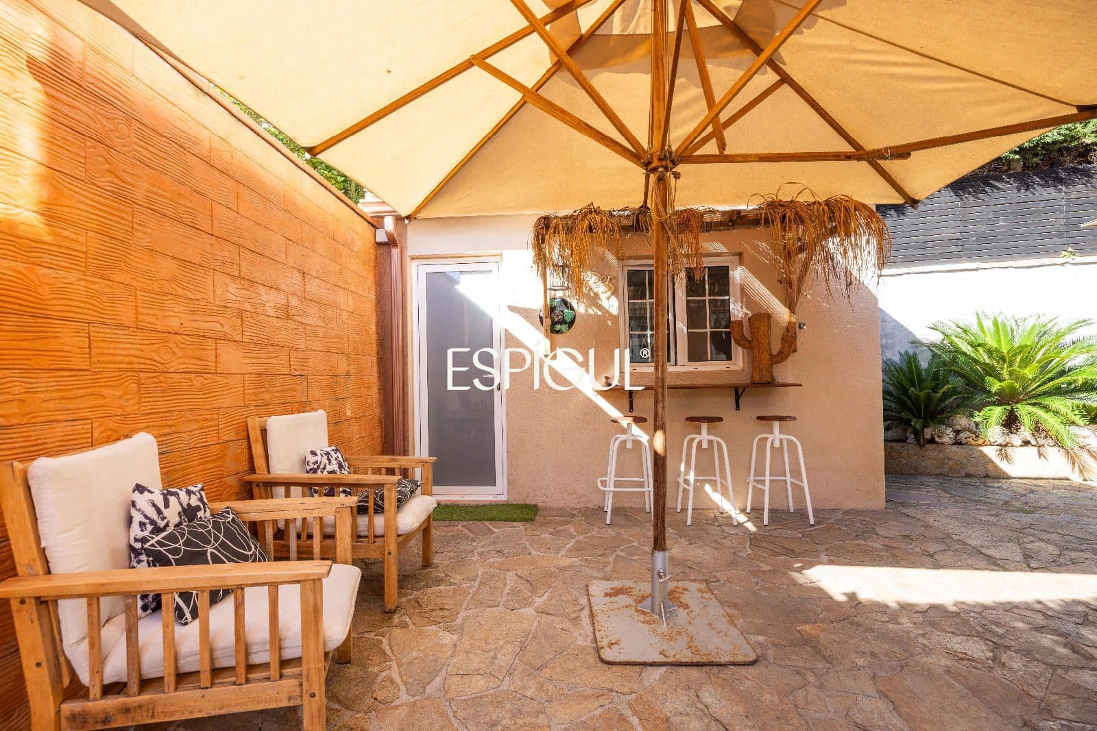 6 bedroom Villa for sale in Tiana with pool garage - € 930,000 (Ref: 10186034)