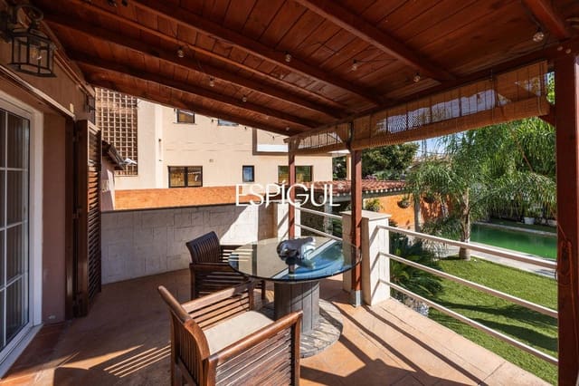 6 bedroom Villa for sale in Tiana with pool garage - € 930,000 (Ref: 10186034)