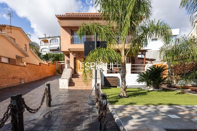 6 bedroom Villa for sale in Tiana with pool garage - € 930,000 (Ref: 10186034)