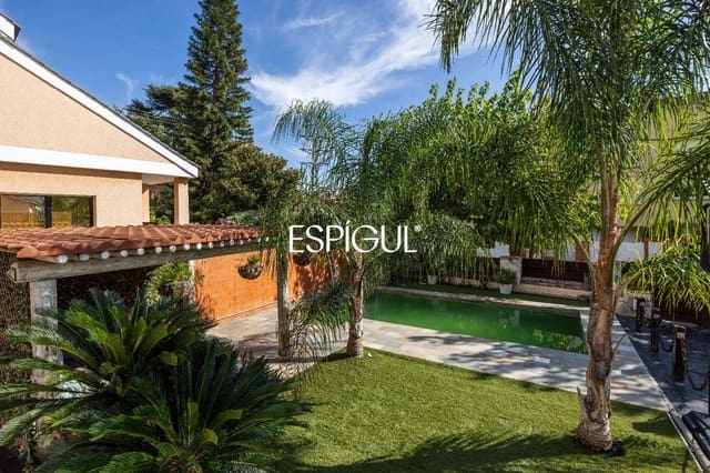 6 bedroom Villa for sale in Tiana with pool garage - € 930,000 (Ref: 10186034)