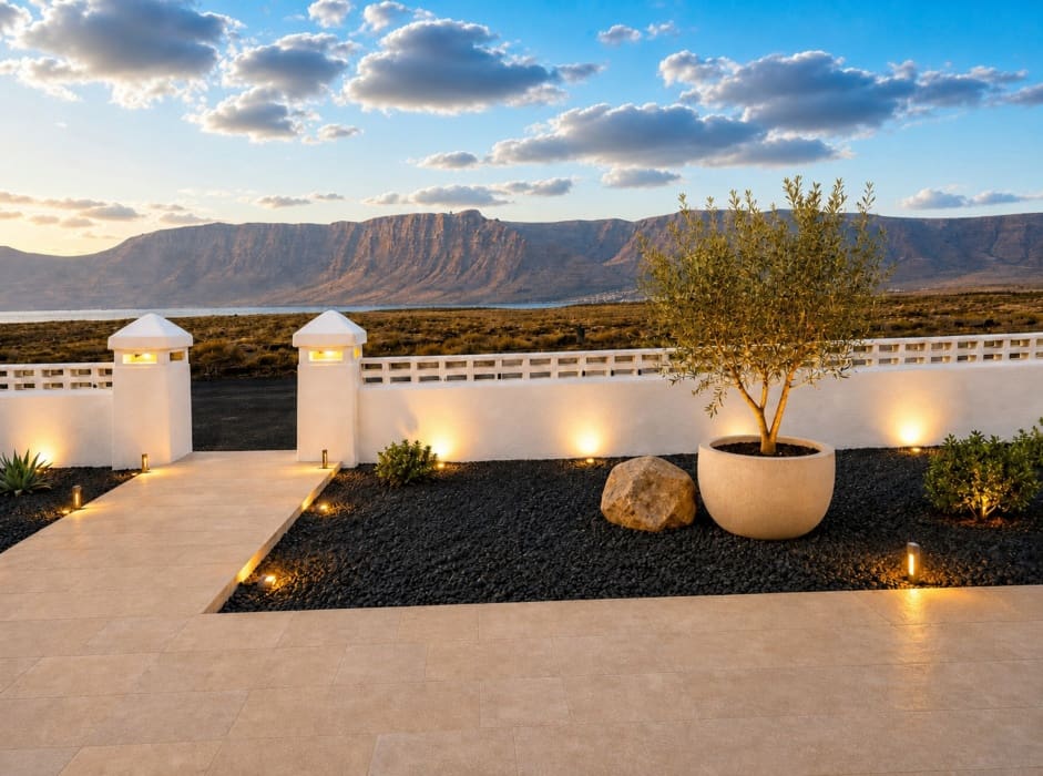 2 bedroom Bungalow for sale in Famara - € 1,000,000 (Ref: 10043040)