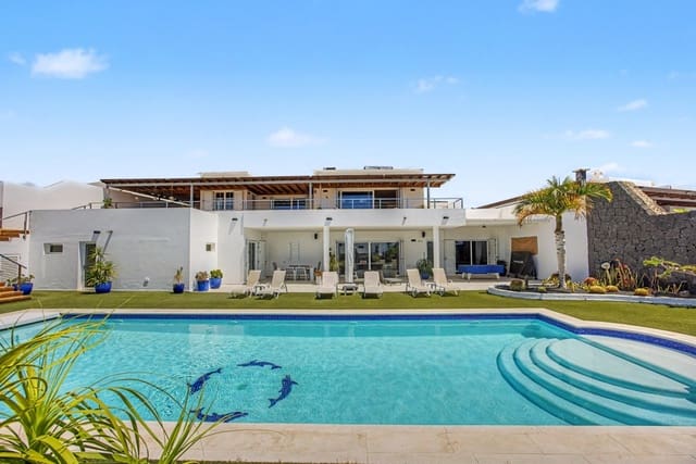 5 Zimmer Villa zu verkaufen in Puerto Calero, Yaiza mit Pool - 1.699.950 € (Ref: 10094513)