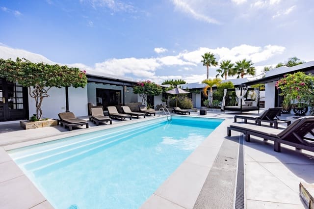 7 Zimmer Villa zu verkaufen in Puerto del Carmen, Tías mit Pool - 1.175.000 € (Ref: 10100160)