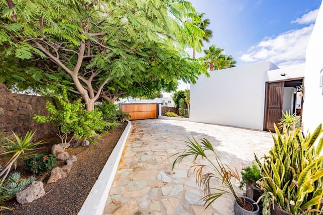 7 Zimmer Villa zu verkaufen in Puerto del Carmen, Tías mit Pool - 1.175.000 € (Ref: 10100160)