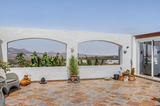 3 bedroom Bungalow for sale in Teguise with garage - € 499,950 (Ref: 10142415)