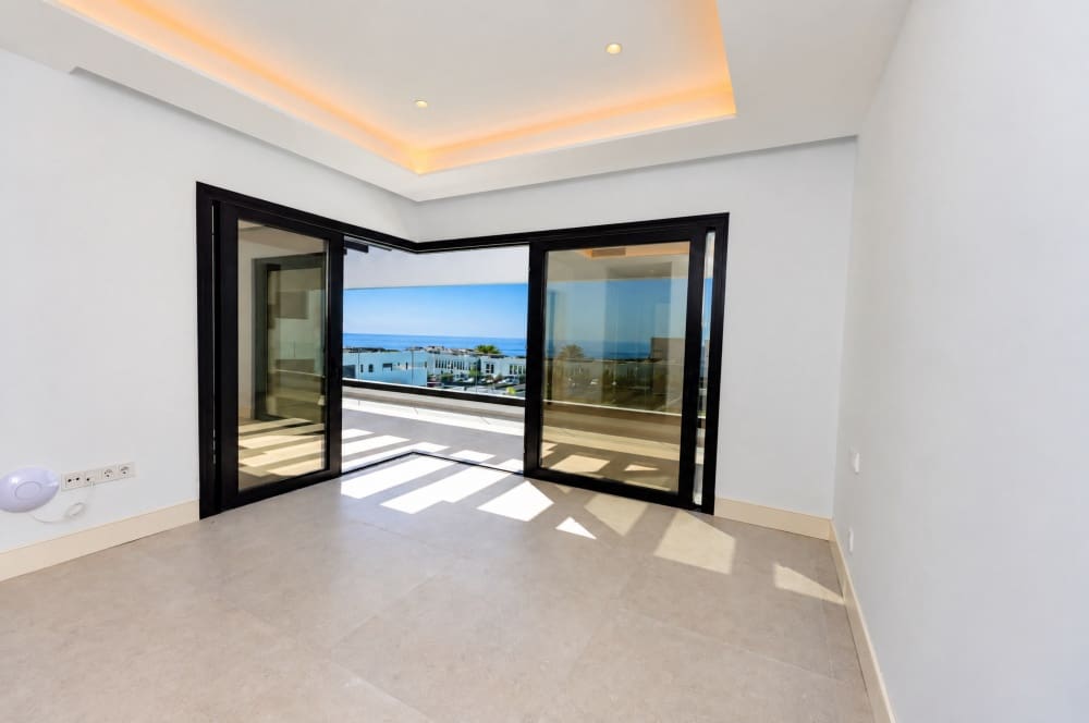 6 bedroom Villa for sale in Puerto Calero with pool garage - € 2,600,000 (Ref: 10171487)