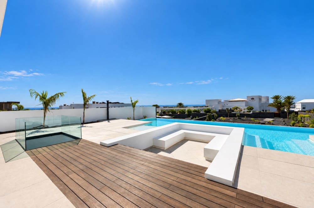 6 bedroom Villa for sale in Puerto Calero with pool garage - € 2,600,000 (Ref: 10171487)