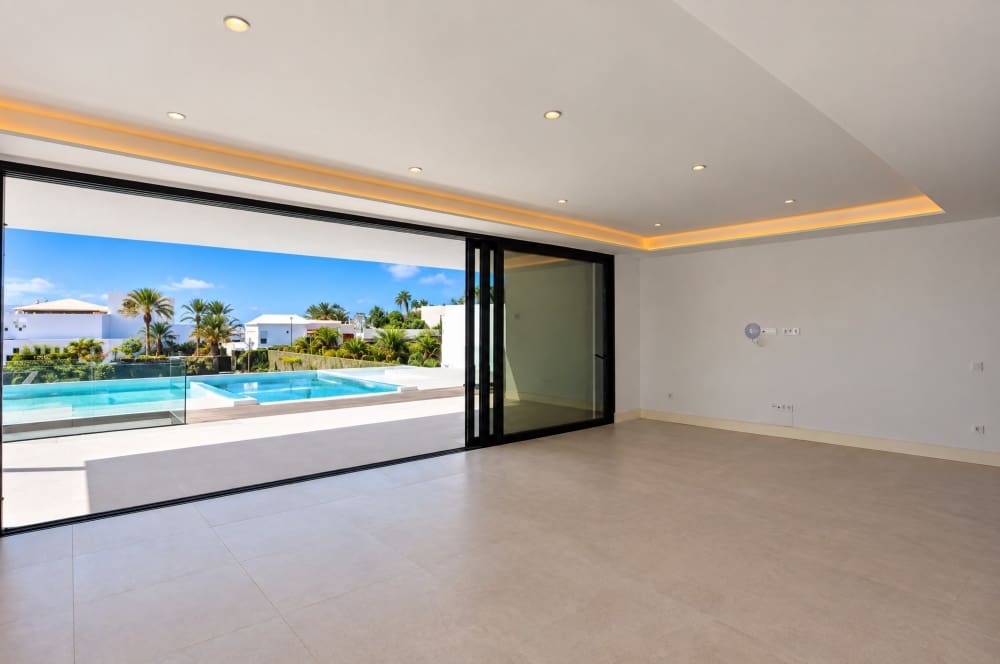6 bedroom Villa for sale in Puerto Calero with pool garage - € 2,600,000 (Ref: 10171487)