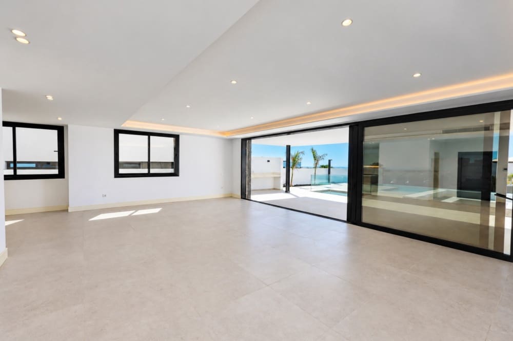 6 bedroom Villa for sale in Puerto Calero with pool garage - € 2,600,000 (Ref: 10171487)