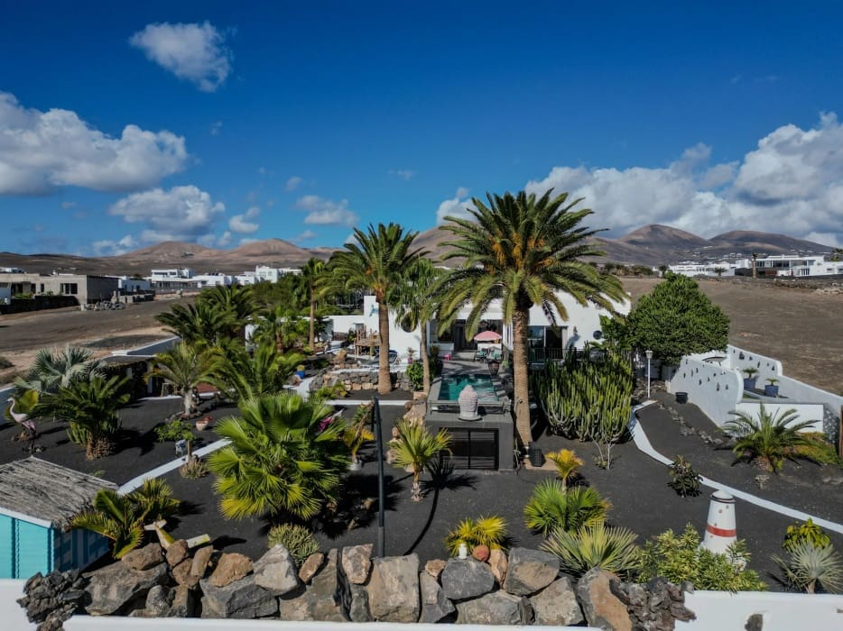 Chalet de 4 habitaciones en Puerto Calero en venta con piscina garaje - 1.399.950 € (Ref: 10173799)