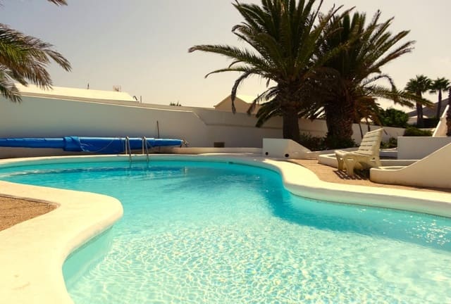 5 slaapkamer Villa te koop in Playa Blanca, Yaiza met zwembad - € 720.000 (Ref: 9257974)