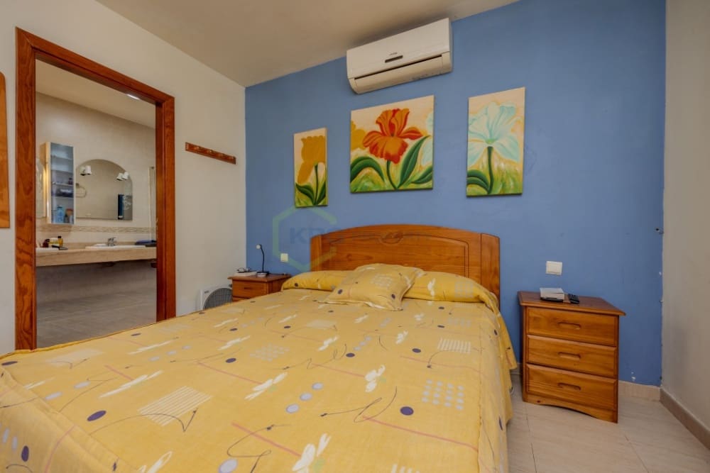 4 soveværelse Villa til salg i Playa Blanca med swimmingpool - € 590.000 (Ref: 9257975)