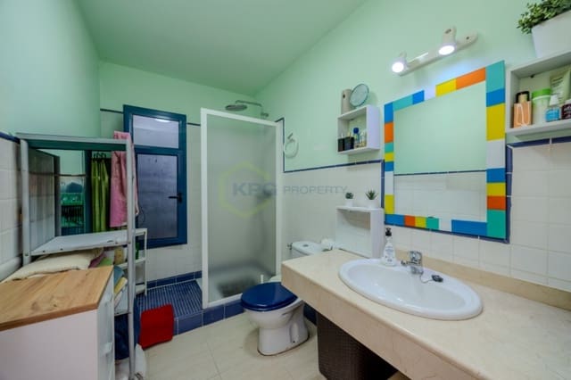 4 bedroom Villa for sale in Playa Blanca, Yaiza with pool - € 590,000 (Ref: 9257975)