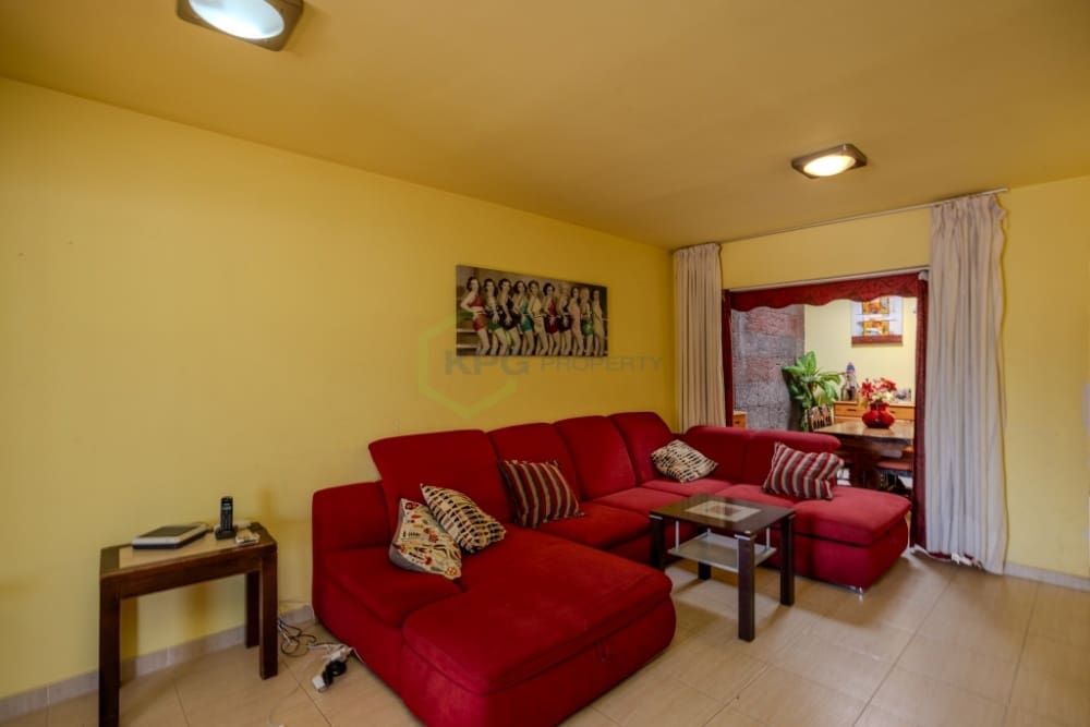 4 bedroom Villa for sale in Playa Blanca with pool - € 590,000 (Ref: 9257975)