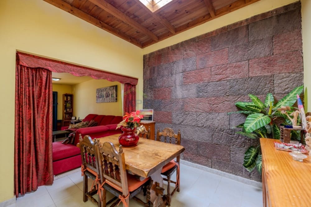 4 bedroom Villa for sale in Playa Blanca with pool - € 590,000 (Ref: 9257975)