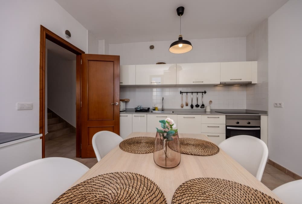 3 slaapkamer Villa te koop in Playa Blanca met zwembad - € 520.000 (Ref: 9262548)