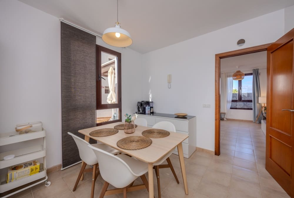 3 slaapkamer Villa te koop in Playa Blanca met zwembad - € 520.000 (Ref: 9262548)