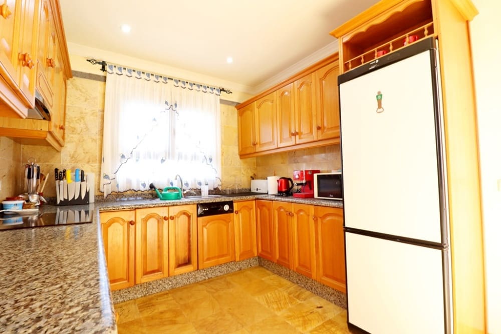 3 bedroom Villa for sale in Playa Blanca with pool - € 745,000 (Ref: 9262549)