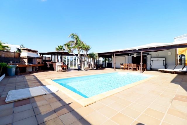 3 makuuhuone Huvila myytävänä paikassa Playa Blanca, Yaiza mukana uima-altaan - 695 000 € (Ref: 9262549)