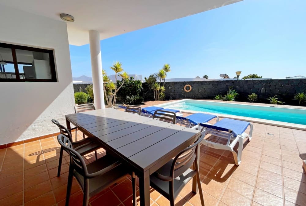 3 soveværelse Villa til salg i Playa Blanca med swimmingpool - € 525.000 (Ref: 9264472)
