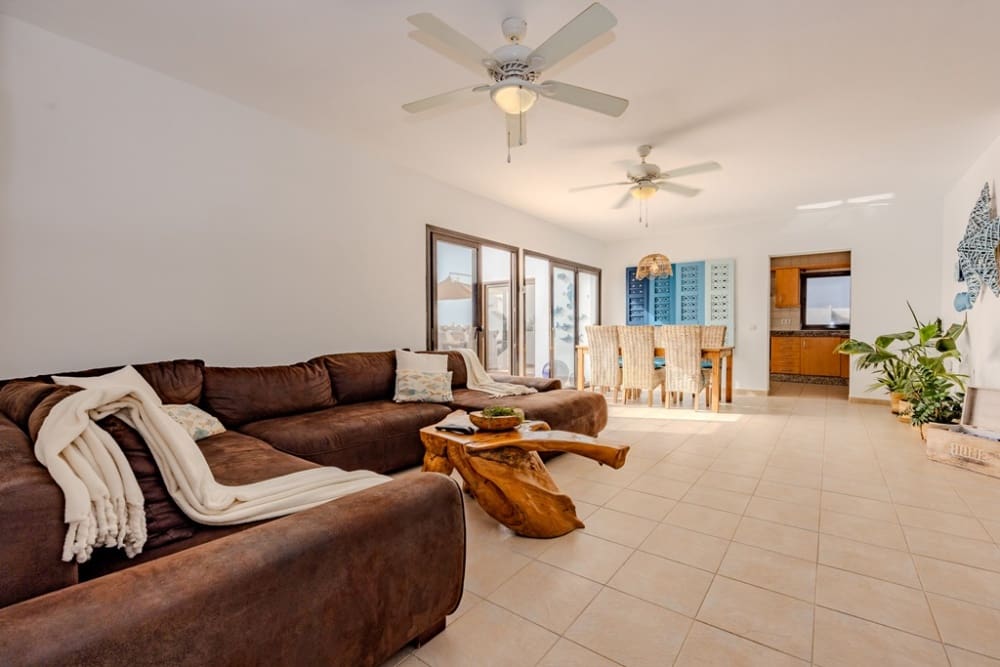 4 soveværelse Villa til salg i Playa Blanca med swimmingpool - € 800.000 (Ref: 9264473)