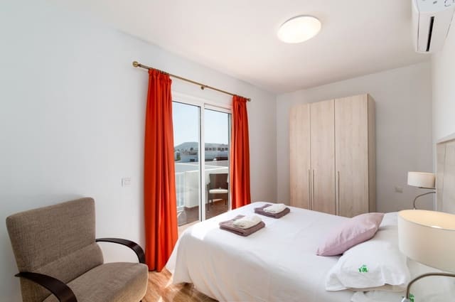 4 soveværelse Villa til salg i Playa Blanca, Yaiza med swimmingpool - € 540.000 (Ref: 9269687)