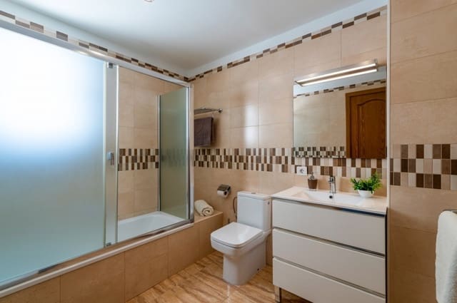 4 camera da letto Villa in vendita in Playa Blanca, Yaiza con piscina - 540.000 € (Rif: 9269687)