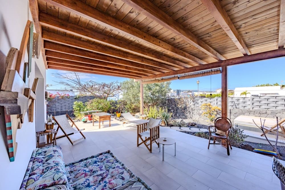 4 bedroom Villa for sale in Playa Blanca - € 887,000 (Ref: 9269688)