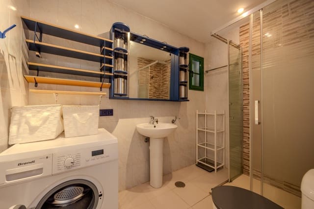 Apartamento de 2 habitaciones en Playa Blanca, Yaiza en venta - 240.000 € (Ref: 9269689)