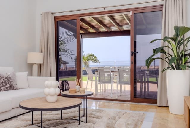 2 chambre Villa/Maison à vendre à Playa Blanca, Yaiza avec piscine - 565 000 € (Ref: 9272568)