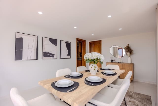 2 chambre Villa/Maison à vendre à Playa Blanca, Yaiza avec piscine - 565 000 € (Ref: 9272568)