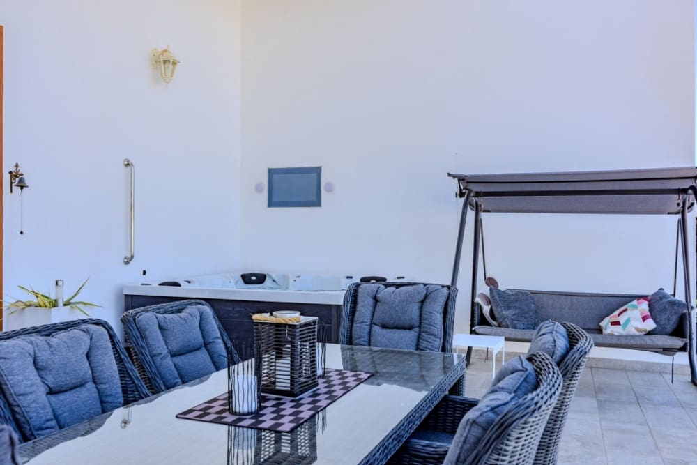 4 soveværelse Villa til salg i Costa Teguise med swimmingpool - € 925.000 (Ref: 9272569)