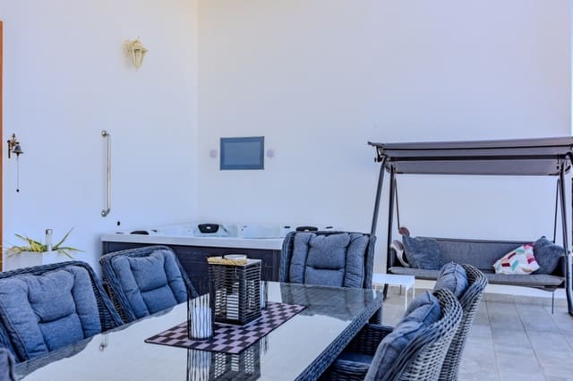 4 soverom Villa til salgs i Costa Teguise, Teguise med svømmebasseng - € 925 000 (Ref: 9272569)