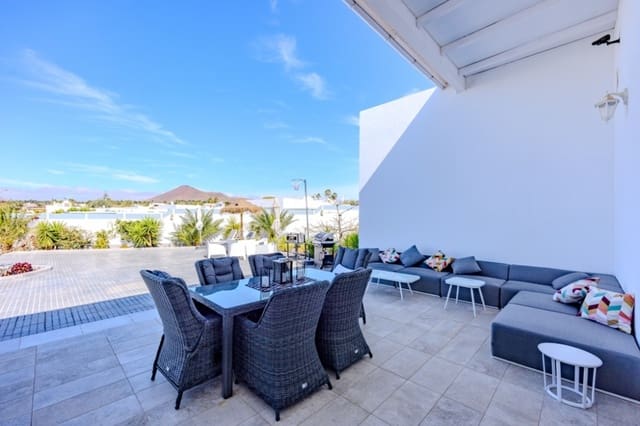 4 soverom Villa til salgs i Costa Teguise, Teguise med svømmebasseng - € 925 000 (Ref: 9272569)
