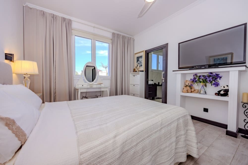 4 soveværelse Villa til salg i Costa Teguise med swimmingpool - € 925.000 (Ref: 9272569)