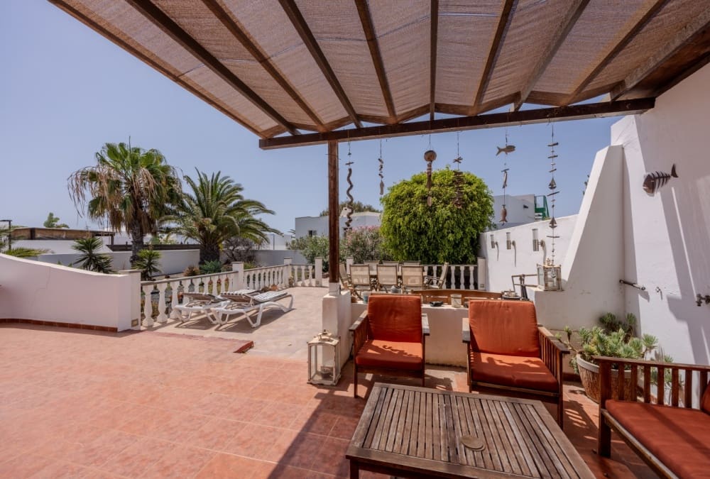 2 bedroom Villa for sale in Playa Blanca - € 390,000 (Ref: 9276296)