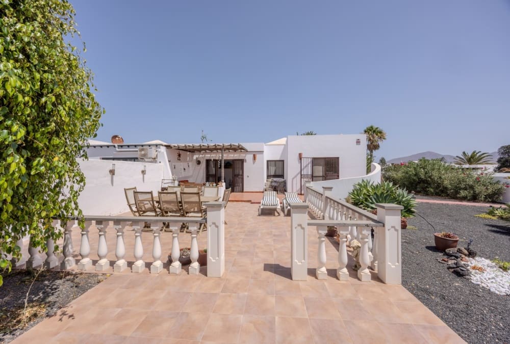 2 bedroom Villa for sale in Playa Blanca - € 390,000 (Ref: 9276296)