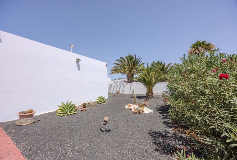 2 bedroom Villa for sale in Playa Blanca - € 390,000 (Ref: 9276296)