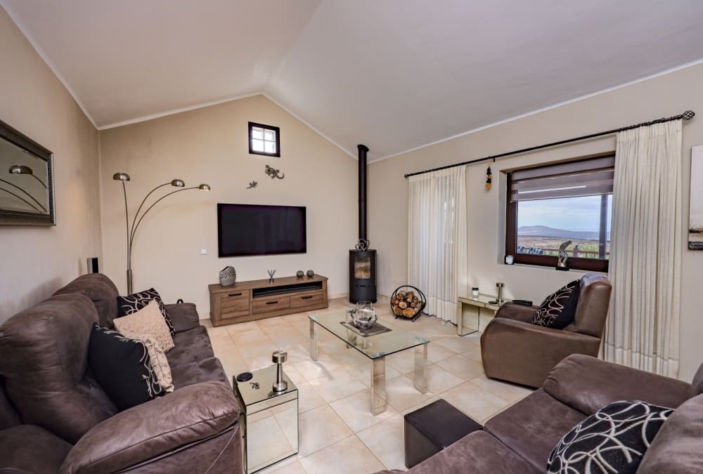 7 bedroom Villa for sale in Las Brenas with pool - € 1,150,000 (Ref: 9282143)