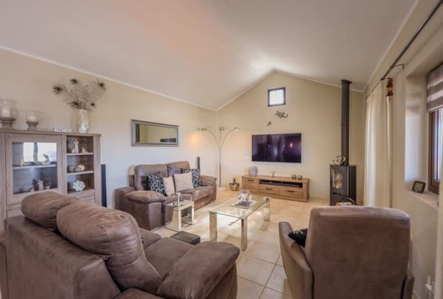 7 Zimmer Villa zu verkaufen in Las Brenas, Yaiza mit Pool - 1.150.000 € (Ref: 9282143)