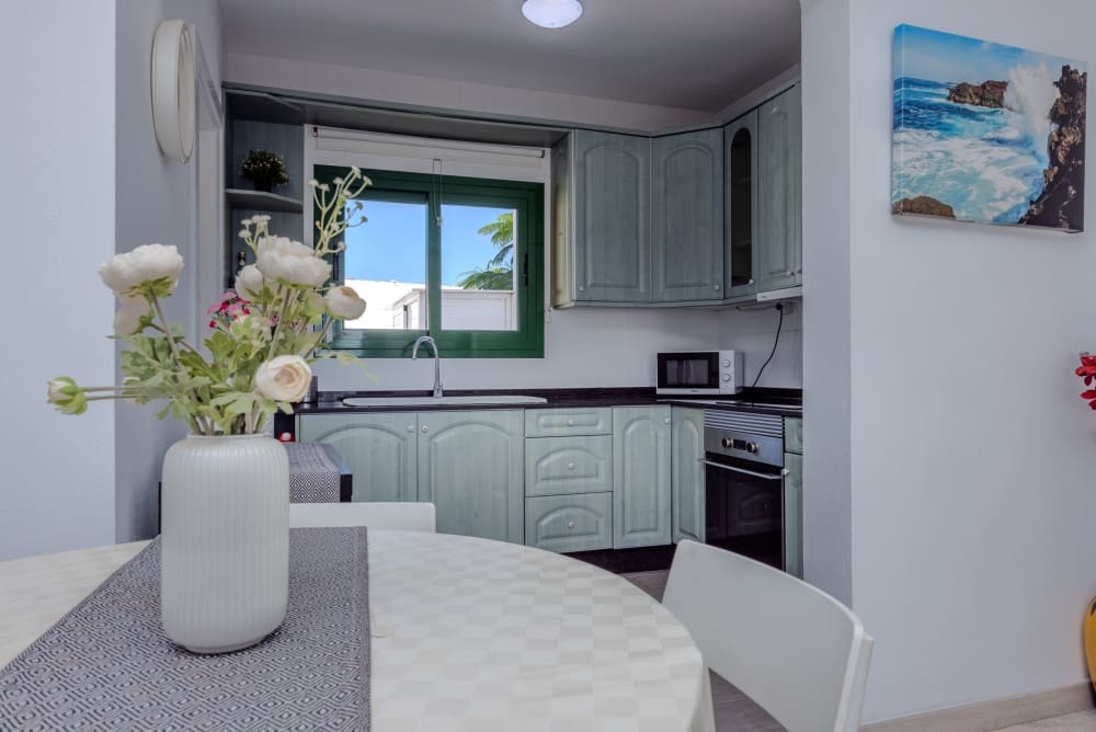 Chalet de 2 habitaciones en Playa Blanca en venta con piscina - 415.000 € (Ref: 9282144)