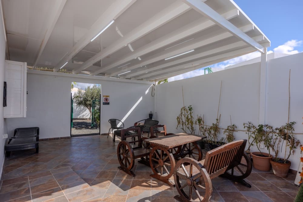 Chalet de 2 habitaciones en Playa Blanca en venta con piscina - 415.000 € (Ref: 9282144)