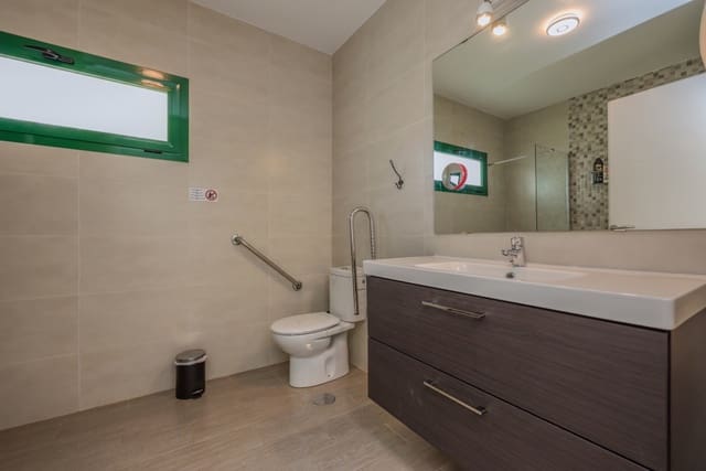 2 chambre Villa/Maison à vendre à Playa Blanca, Yaiza avec piscine - 415 000 € (Ref: 9282144)