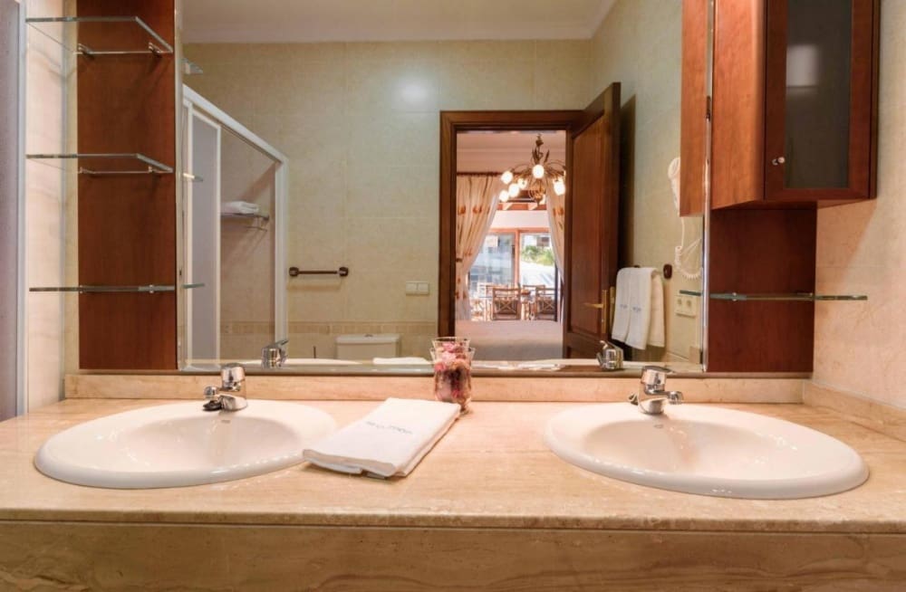 Chalet de 3 habitaciones en Playa Blanca en venta con piscina - 650.000 € (Ref: 9282145)