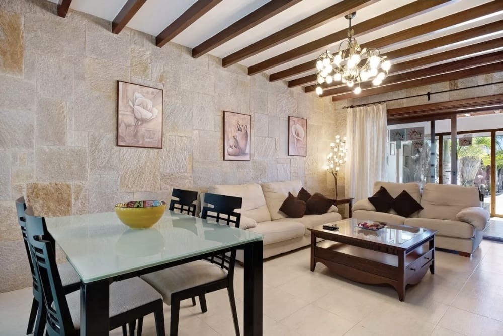 Chalet de 3 habitaciones en Playa Blanca en venta con piscina - 650.000 € (Ref: 9282145)