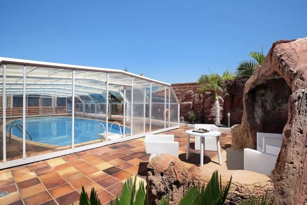 Chalet de 3 habitaciones en Playa Blanca en venta con piscina - 650.000 € (Ref: 9282145)